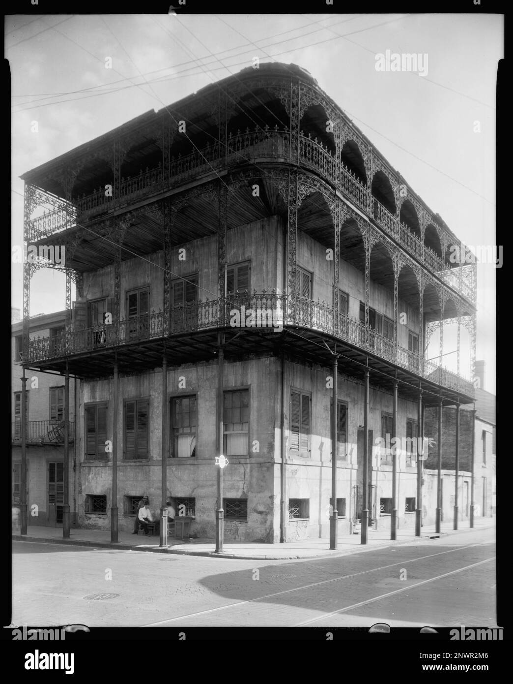 Le Pretre Mansion, 716 Dauphine St., New Orleans, Orleans Parish, Louisiana. Carnegie Survey of the Architecture of the South (Carnegie-Umfrage zur Architektur des Südens). Vereinigte Staaten, Louisiana, Orleans Parish, New Orleans, Balkone, Gebäude, Stadt- und Stadtleben, Eisenarbeiten. Stockfoto