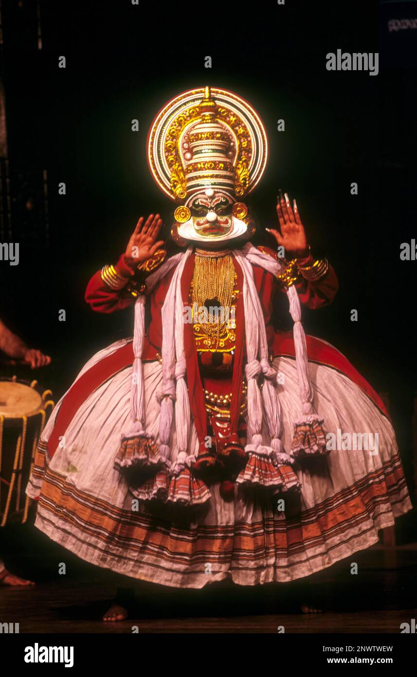 Kathakali kathi repräsentiert das arrogante und böse in Kerala Kalamandalam, Tscheruthuruthy bei Soranur, Kerala, Südindien, Indien, Asien Stockfoto