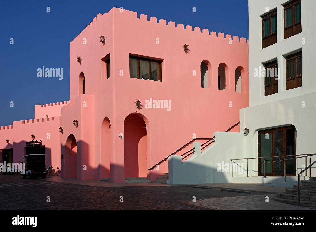 Farbenfrohe Häuser im Mina District, Mia Park, Old Port Doha, Katar Stockfoto