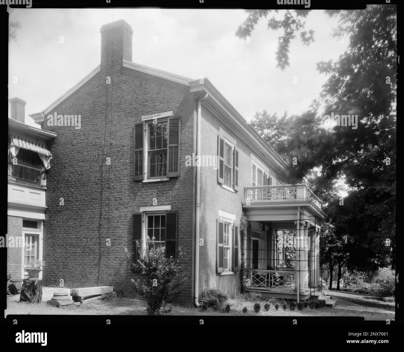 Horton House, Roanoke, Roanoke County, Virginia. Carnegie Survey of the Architecture of the South (Carnegie-Umfrage zur Architektur des Südens). Usa Virginia Roanoke County Roanoke, Windows, Porches, Häuser, Mauerwerk. Stockfoto