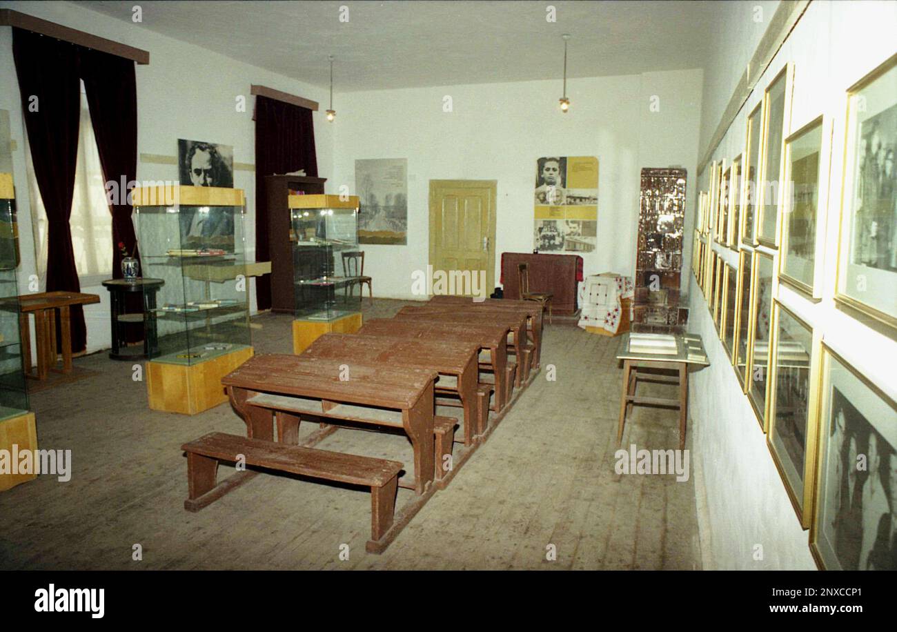 Silistea Gumesti, Teleorman County, Rumänien, ca. 1999. Das Innere des Marin Preda Gedenkmuseum. Stockfoto