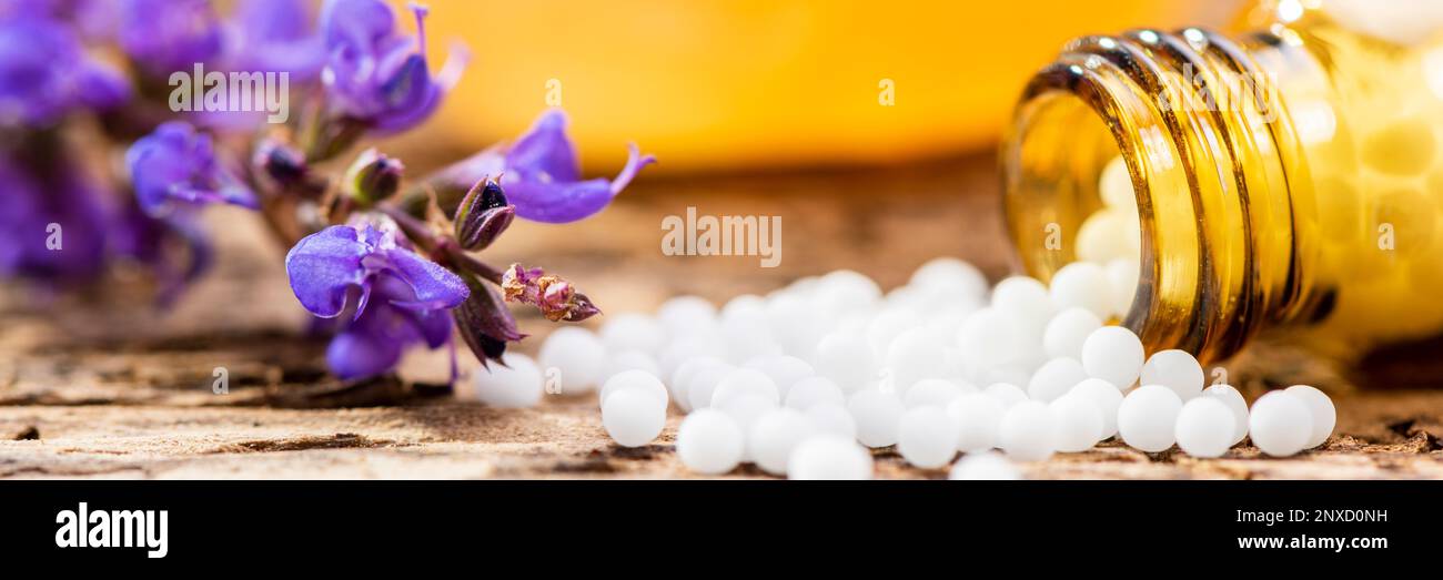 Alternative Medizin mit Kräuterpillen Stockfoto