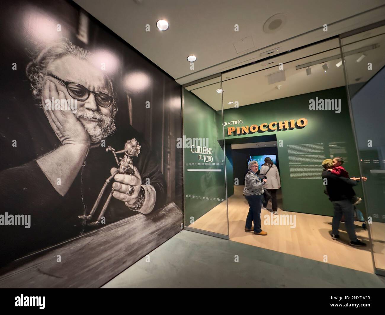 Neapel, Usa. 01. März 2023. 2/14/23 Naples, Florida hinter den Kulissen von Guillermo del Toros Animationsfilm Pinocchio im Metropolitan Museum of Art in New York City, 14. Februar 2023. Kredit: Jennifer Graylock/Alamy Live News Stockfoto