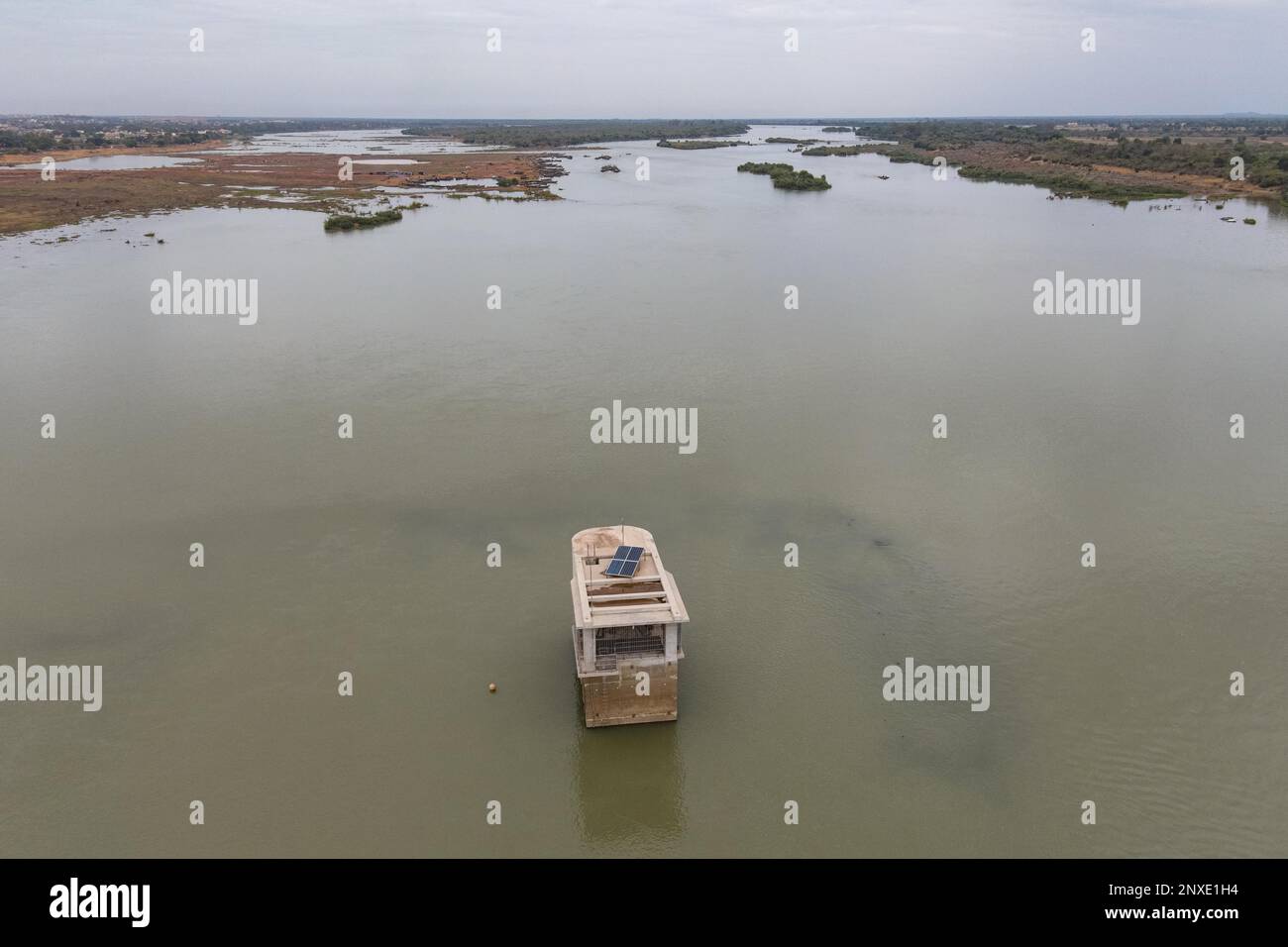Nicolas Remene / Le Pictorium - Wasseraufbereitungsanlage für den Fluss Kabala Niger. - 19/5/2021 - Mali / Bamako District / Bamako - Luftaufnahme des Tau Stockfoto