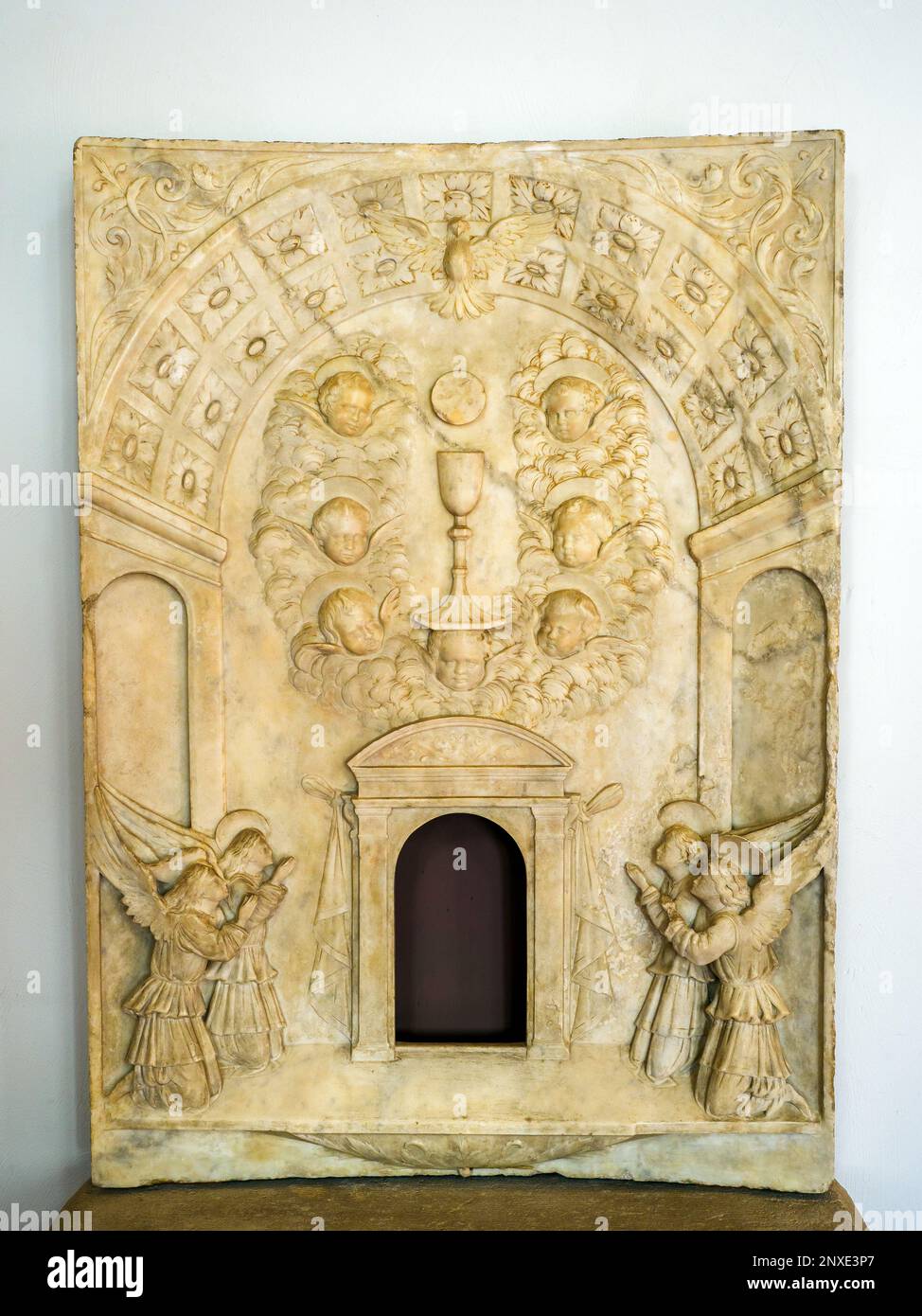 Tabernakelplatte von Antonello Gagini (1478-1536) und Workshop. Marmor, Spuren von Vergoldung - Kunstgalerie für die sizilianische Region im Palazzo Abatellis - Palermo, Sizilien, Italien Stockfoto