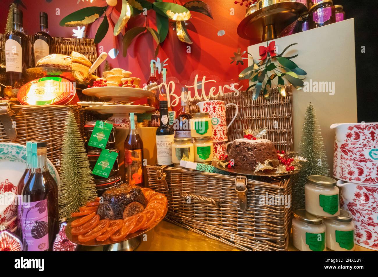 England, London, Piccadilly, Fortnum & Mason Store Weihnachtsfenster Stockfoto