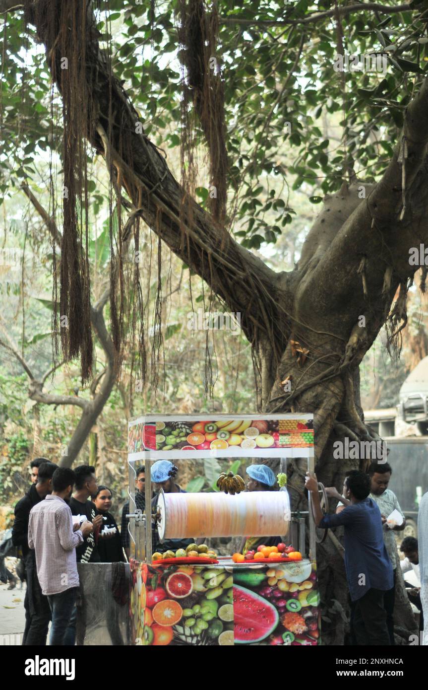 Ein vielbeschäftigtes Straßenbild in Dhaka, Bangladesch. Stockfoto