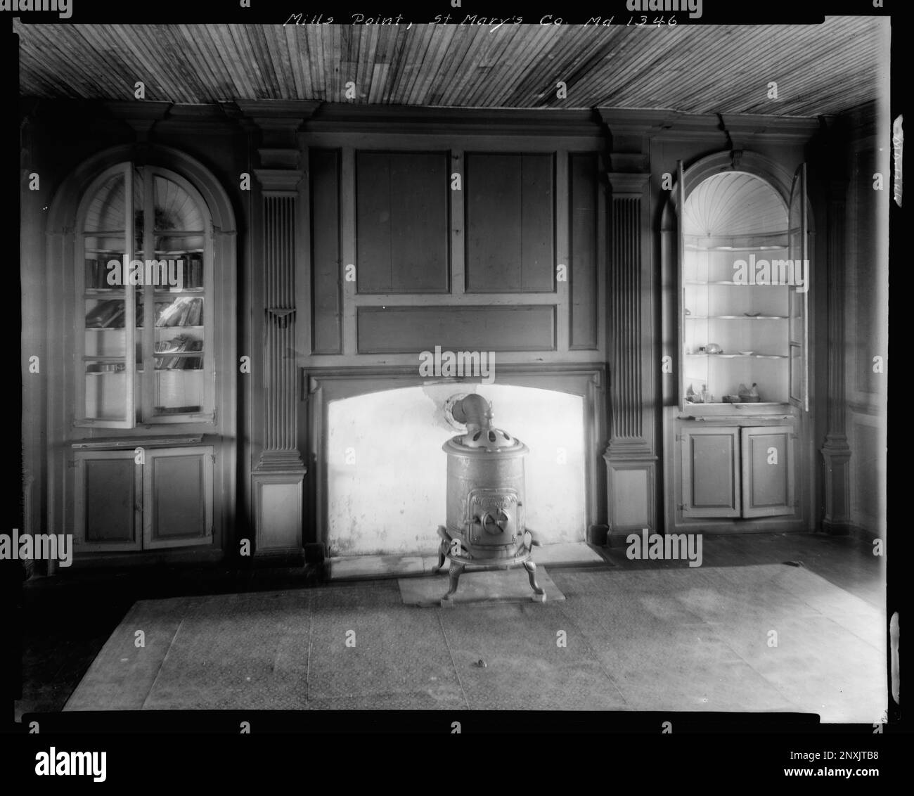 Mills Point, Chaptico vic., St. Mary's County, Maryland. Carnegie Survey of the Architecture of the South (Carnegie-Umfrage zur Architektur des Südens). Usa, Maryland, St. Mary's County, Chaptico vic, Möbel, Decken, Böden, Zimmer und Räume, Herde. Stockfoto