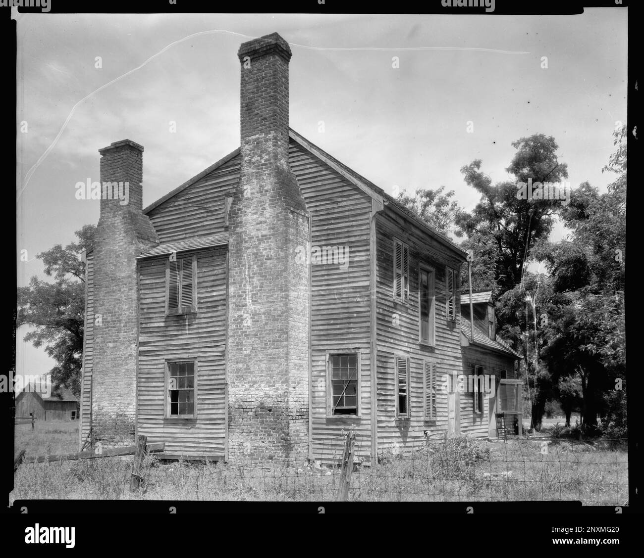 Cox House, Spotsylvania County, Virginia. Carnegie Survey of the Architecture of the South (Carnegie-Umfrage zur Architektur des Südens). USA Virginia Spotsylvania County, Schornsteine, Bauernhäuser, Holzgebäude. Stockfoto