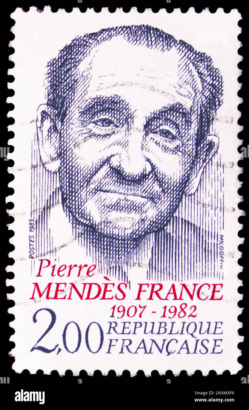 MOSKAU, RUSSLAND - 15. FEBRUAR 2023: Frankreichs Briefmarke zeigt Pierre Mendes-France (1907-1982), Famous People Serie, circa 1983 Stockfoto