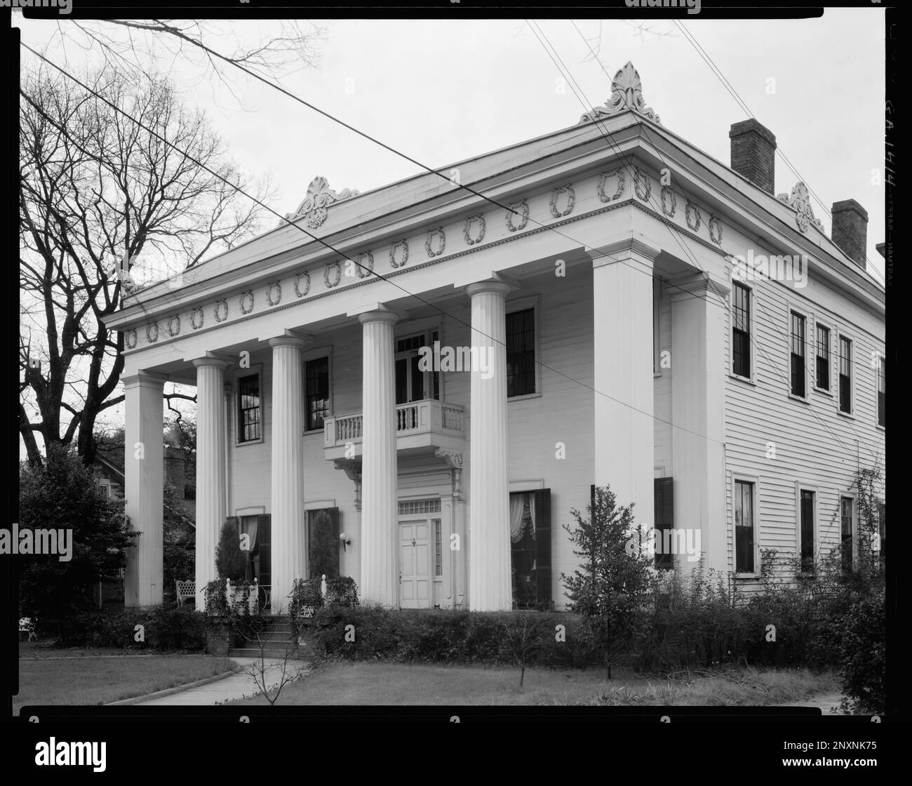 Ralph Small House, 115 Rogers Ave., Macon, Bibb County, Georgia. Carnegie Survey of the Architecture of the South (Carnegie-Umfrage zur Architektur des Südens). Vereinigte Staaten, Georgia, Bibb County, Macon, Colonnades, Friesen, Ornamente, Säcke, Porches, Häuser. Stockfoto Ralph Small House, 115 Rogers Ave., Macon, Bibb County, Georgia. Carnegie Survey of the Architecture of the South (Carnegie-Umfrage zur Architektur des Südens). Vereinigte Staaten, Georgia, Bibb County, Macon, Colonnades, Friesen, Ornamente, Säcke, Porches, Häuser. Stockfoto