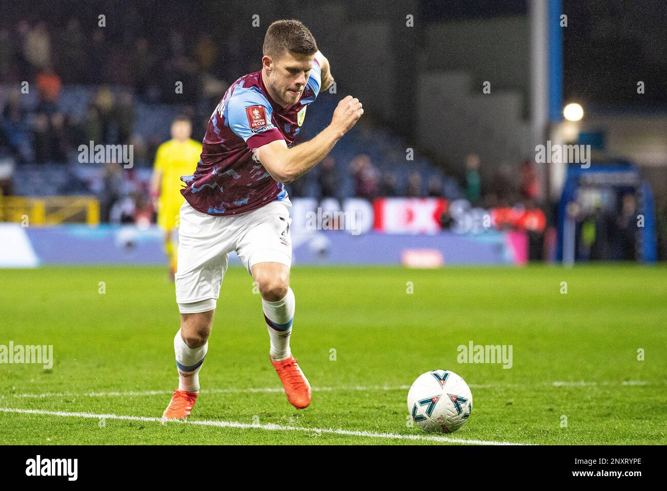 Burnley, Großbritannien. 1. März 2023 Jóhann Guomundsson Nr. 7 von Burnley F.C in Aktion während des FA-Cup-Spiels zwischen Burnley und Fleetwood Town in Turf Moor, Burnley am Mittwoch, den 1. März 2023. (Foto: Mike Morese | MI News) Guthaben: MI News & Sport /Alamy Live News Stockfoto