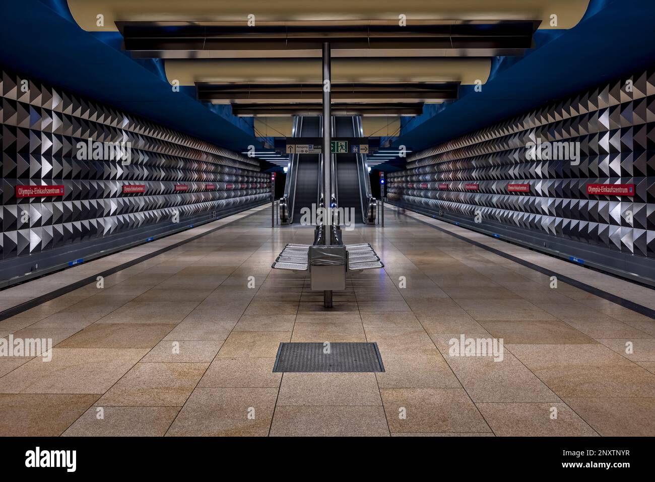 Olympia-Einkaufszentrum U-Bahn-Station OEZ, München, Deutschland Stockfoto