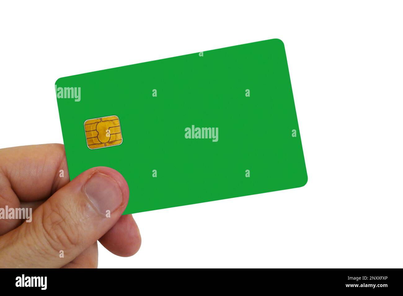 Nahaufnahme der Finger eines Mannes mit einer leeren grünen Smartcard. Stockfoto