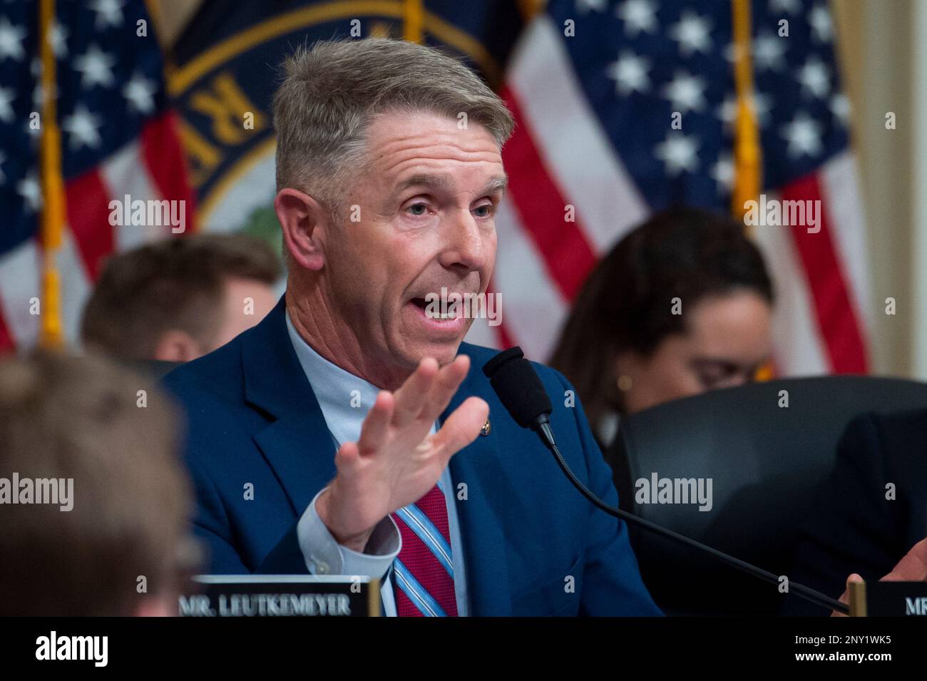 Washington, Vereinigte Staaten. 28. Februar 2023. US-Repräsentant Robert J. Wittman (Republikaner von Virginia) Befragt die Zeugen während der Anhörung des US House Select Committee on the Strategic Competition between the United States and the Chinese Communist Party âThe Chinese Communist Partyâs Threat to Americaâ im Cannon House Office Building auf Capitol Hill in Washington, DC, Dienstag, 28. Februar 2023. Kredit: Rod Lamkey/CNP/dpa/Alamy Live News Stockfoto