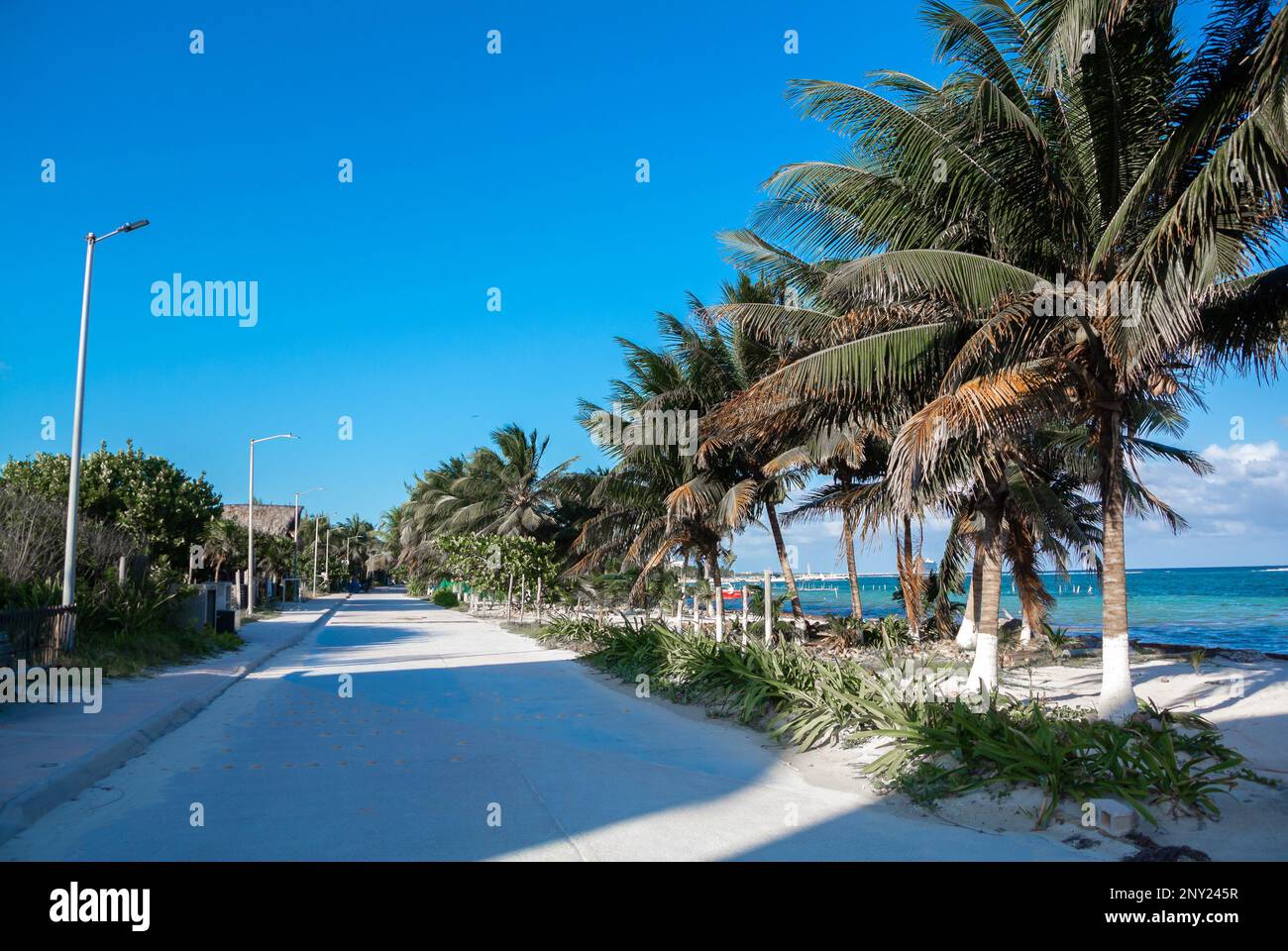 Mahahual, Quintana Roo, Mexiko, Eine Stadtlandschaft entlang der costa maya in Mahahual Stockfoto