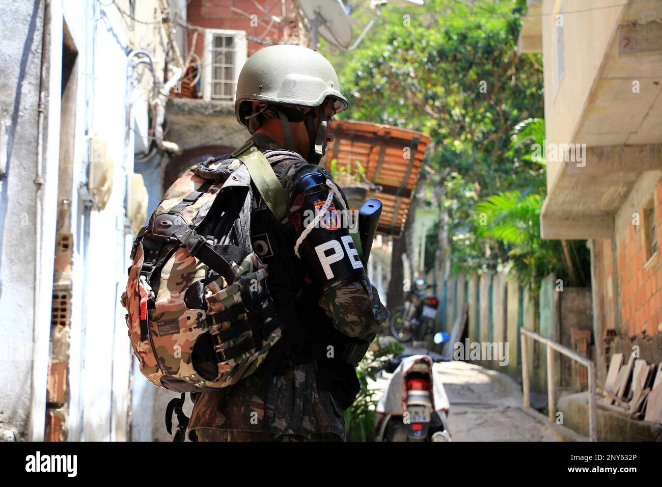 RJ - Rio de Janeiro - 10/10/2017 - Operation of the Army in the Favela ...