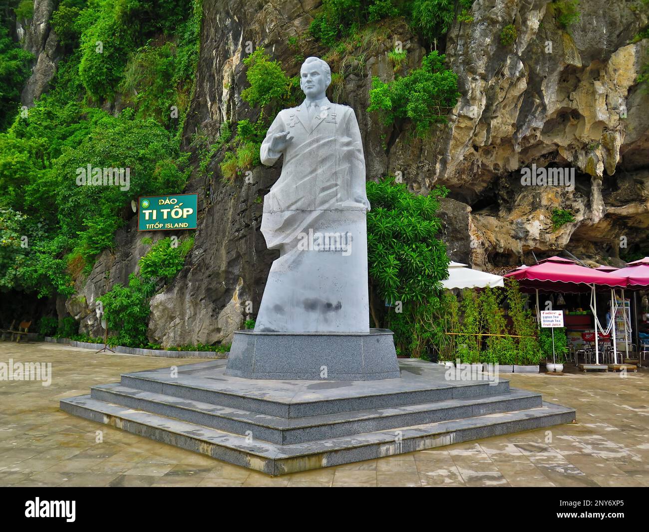 Statue Gherman Titov, Titop Island, Halong Bay, Vietnam, Deutsche Titov Stockfoto