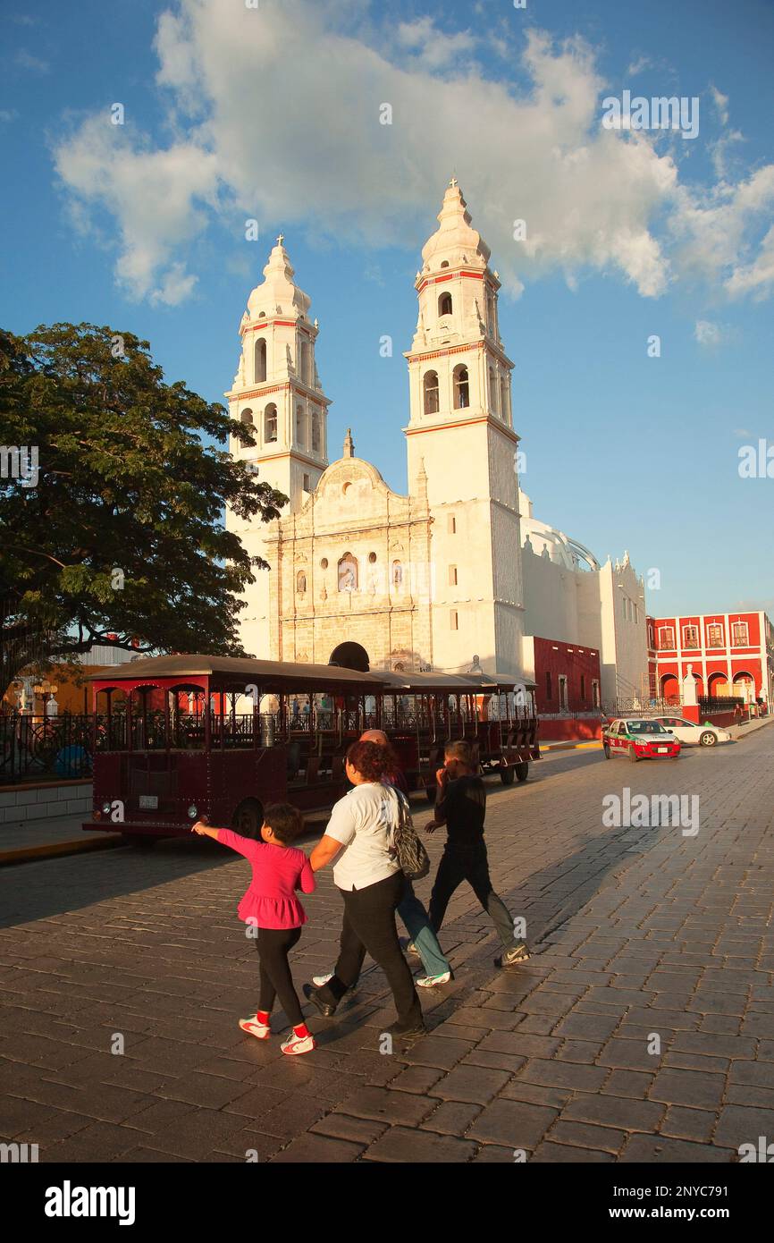 Blick auf die Kathedrale von CampecheCatedral De Nuestra Senora De La