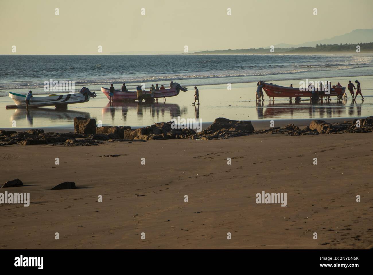 Fischerboote in Jiquilillo Beach, Chinandega, Nicaragua Stockfoto