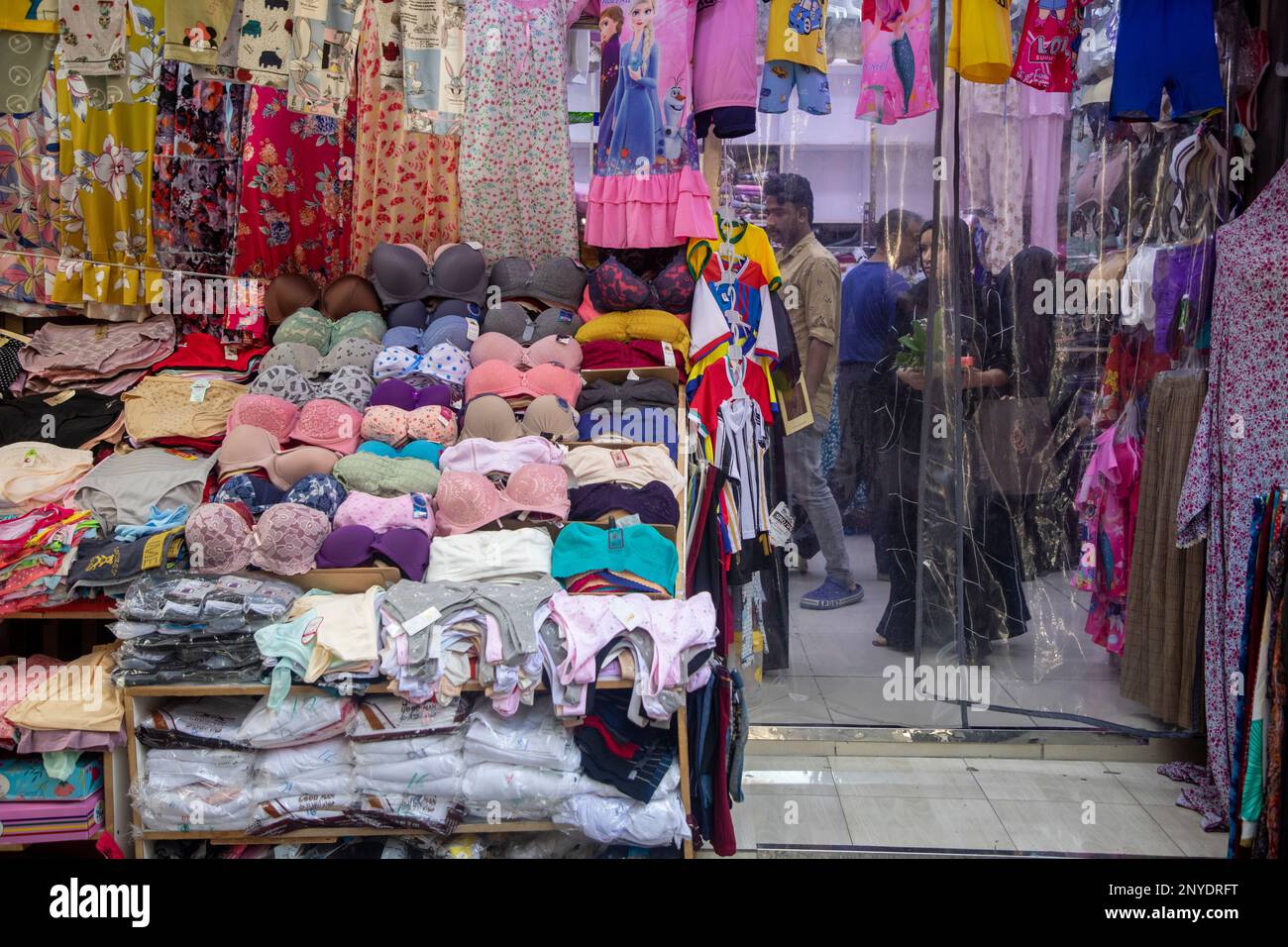 Blick auf den Bab al Bahrain Souk in Manama, das Königreich Bahrain, Millde East. Stockfoto