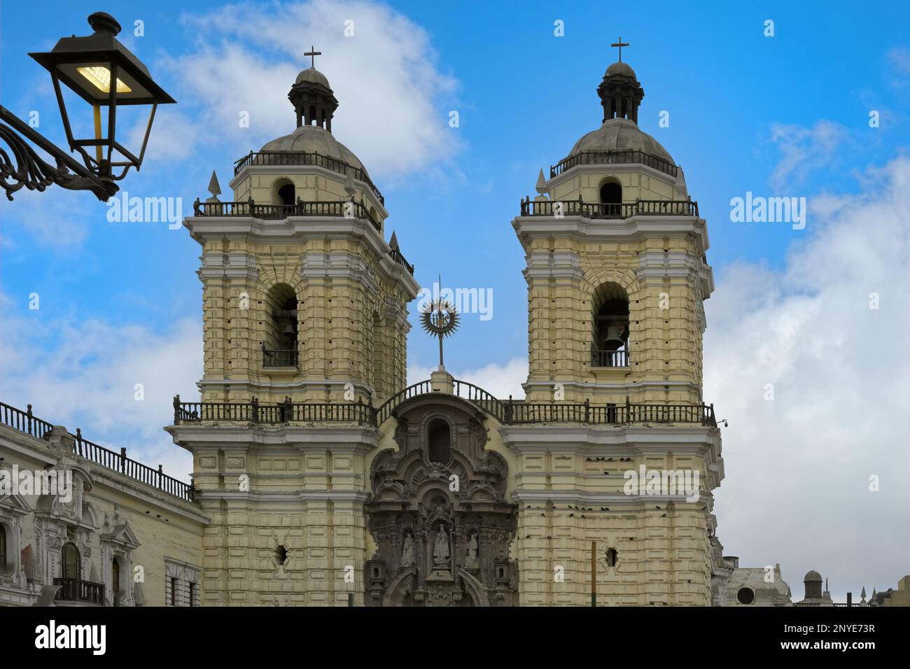 Basilika und Kloster San Francisco von Lima, Fassade, Lima, Peru Stockfoto