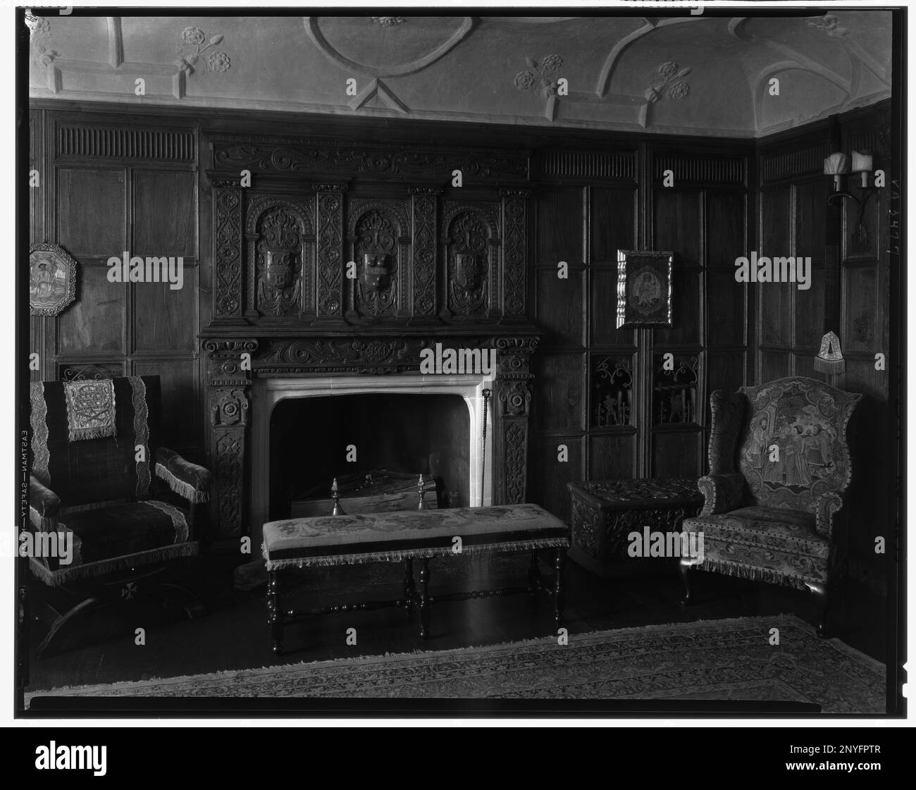 Virginia House, Austrittszimmer, Richmond, Henrico County, Virginia. Carnegie Survey of the Architecture of the South (Carnegie-Umfrage zur Architektur des Südens). Vereinigte Staaten Virginia Henrico County Richmond, Kamine, Holzarbeiten, Overmantel, Paneele, Decken, Zimmer und Räume. Stockfoto