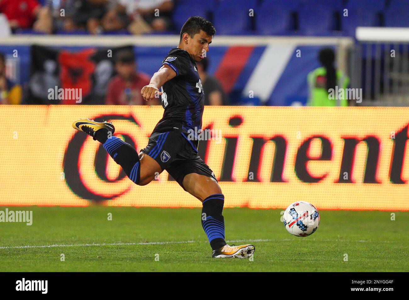HARRISON, NJ - JULY 19: San Jose Earthquakes defender Nick Lima (24) during the Major League Soccer game between the San Jose Earthquakes and the New York Red Bulls on July 19, 2017, at Red Bull Arena in Harrison, NJ. (Photo by Rich Graessle/Icon Sportswire) (Icon Sportswire via AP Images) Stockfoto