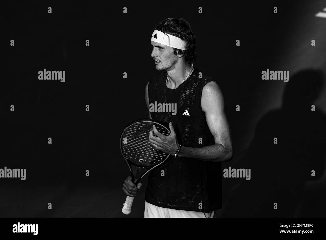 Dubai, Vereint Die Arabischen Emirate. 02. März 2023. Alexander Zverev aus Deutschland in Aktion Lorenzo Sonego aus Italien während des 500 ATP Dubai Duty Free Tennis Championships 2023. Viertelfinalspiels am 02. März 2023 in Dubai, Vereinigte Arabische Emirate. Foto: Victor Fraile/Power Sport Images Credit: Power Sport Images Ltd/Alamy Live News Stockfoto