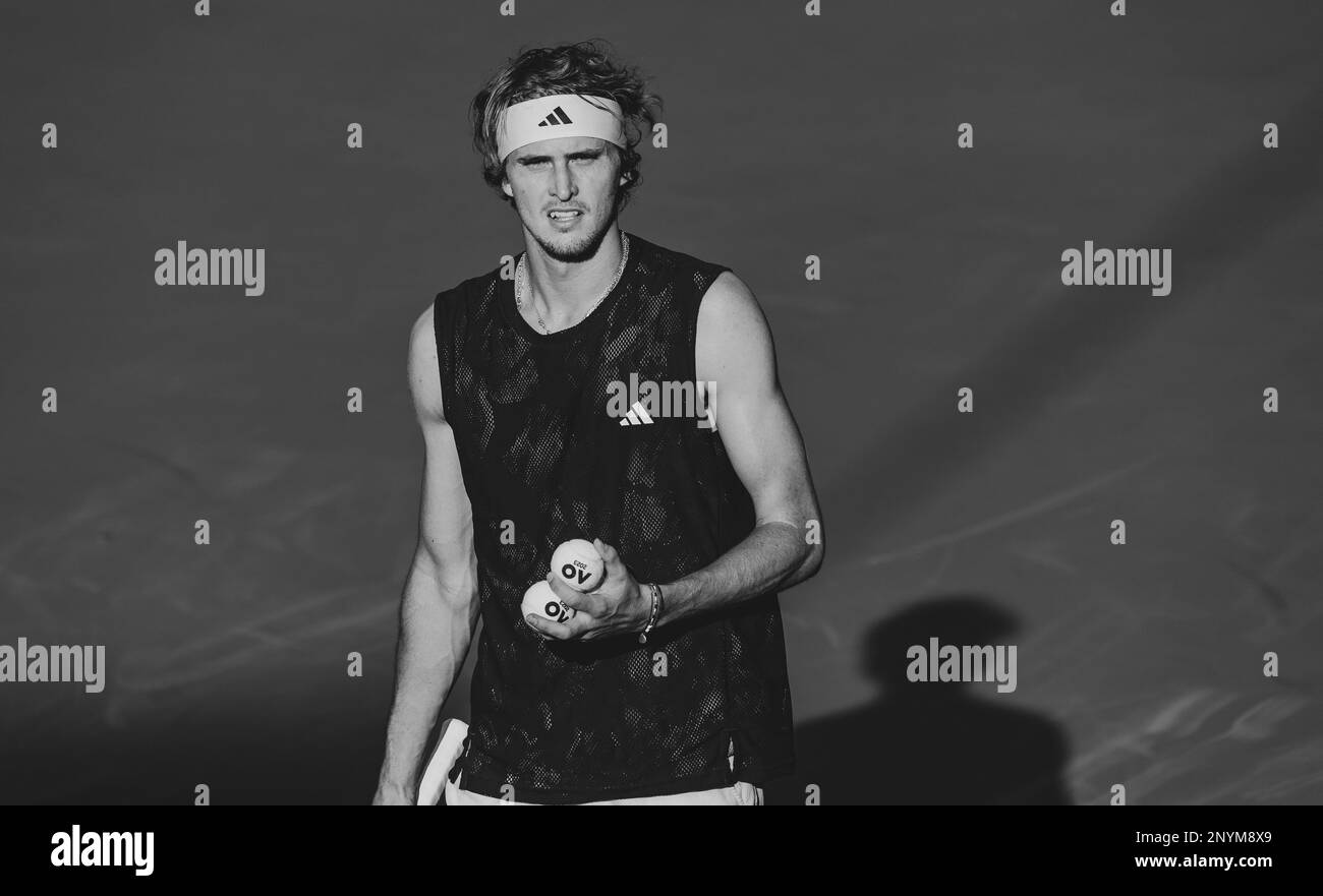 Dubai, Vereint Die Arabischen Emirate. 02. März 2023. Alexander Zverev aus Deutschland in Aktion Lorenzo Sonego aus Italien während des 500 ATP Dubai Duty Free Tennis Championships 2023. Viertelfinalspiels am 02. März 2023 in Dubai, Vereinigte Arabische Emirate. Foto: Victor Fraile/Power Sport Images Credit: Power Sport Images Ltd/Alamy Live News Stockfoto