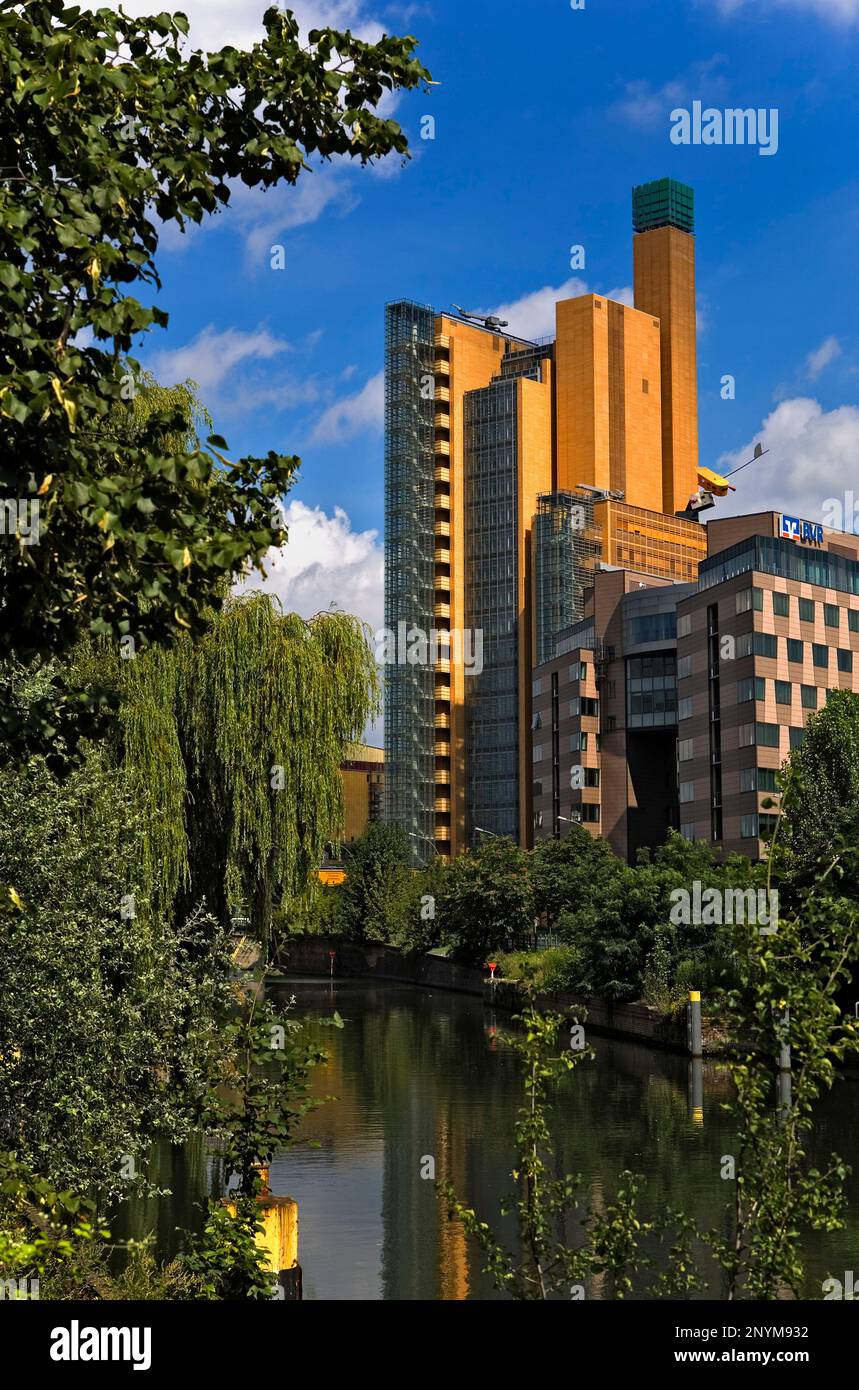 Daimler Chrysler Building. Vom Urbanhafen Fluss gesehen. Daimler Chrysler Quartier.Berlin. Deutschland Stockfoto