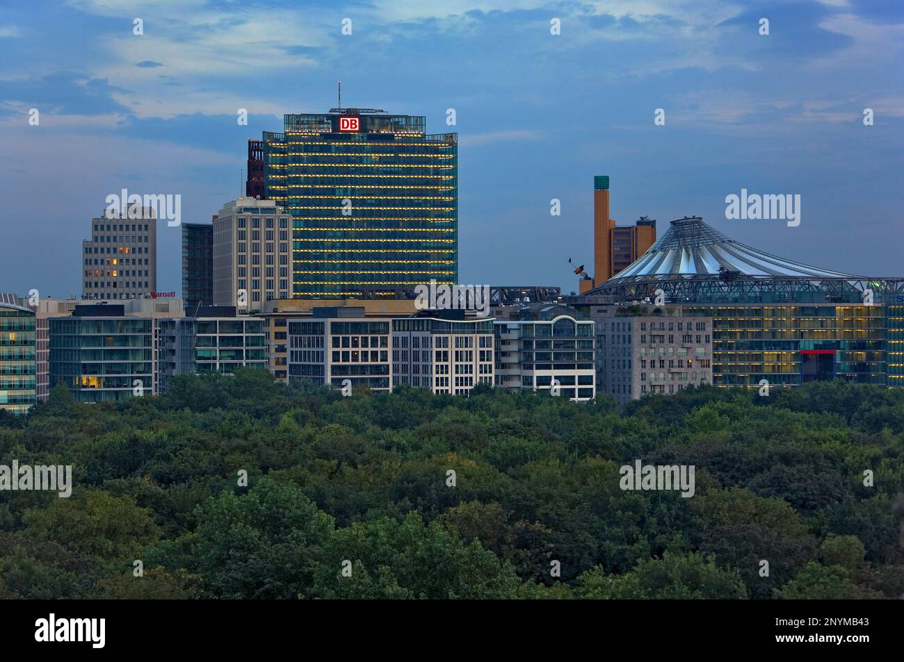 Zone von DaimlerChrysler Quartier und Potsdamer Platz; wie aus Tiergarten.Berlin gesehen. Deutschland Stockfoto