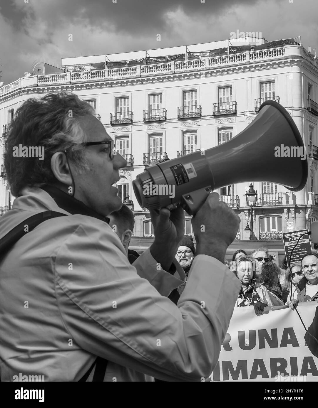 Die von APISCAM (Asociación de Profesionales de Informática de Sanidad de la Comunidad de Madrid) organisierten Ärzte und Krankenschwestern der Grundversorgung setzen ihre fort Stockfoto