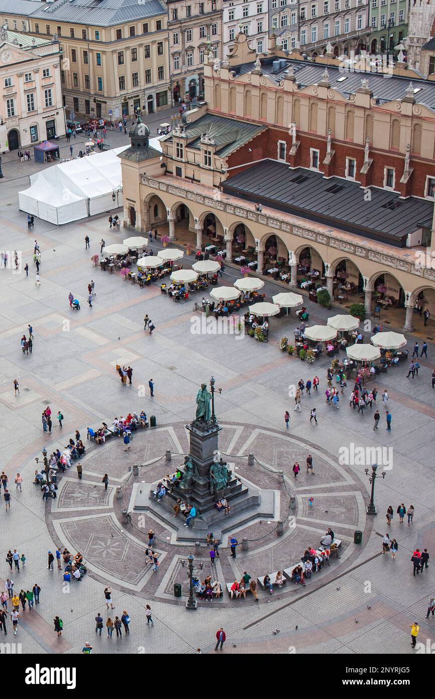 Hauptmarkt Rynek Glowny von Marienkirche in Krakau, Polen Stockfoto