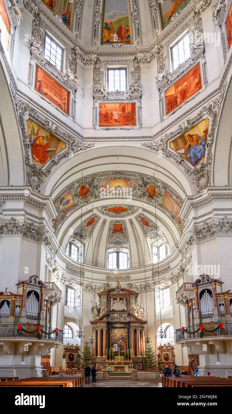 Das Innere des Salzburger Doms (Dom zu Salzburg) in der Altstadt, Salzburg, Österreich Stockfoto