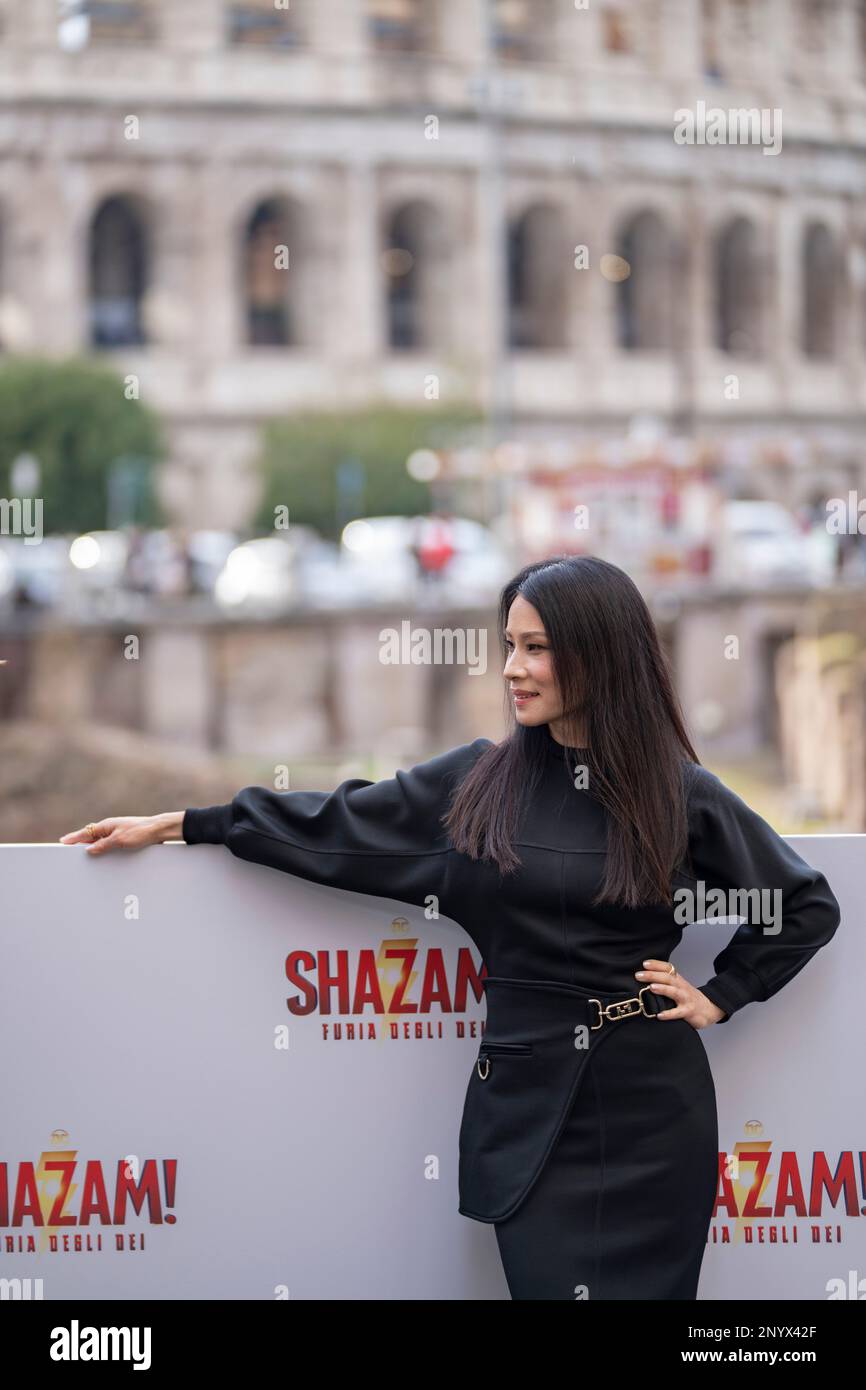 Rom, Italien, 02. März 2023 - Lucy Liù nimmt an der Fotokonferenz für den Film „Shazam - Furz Gottes“ im Palazzo Manfredi in Rom Teil. Credits: Luigi de Pompeji/Alamy Live News Stockfoto