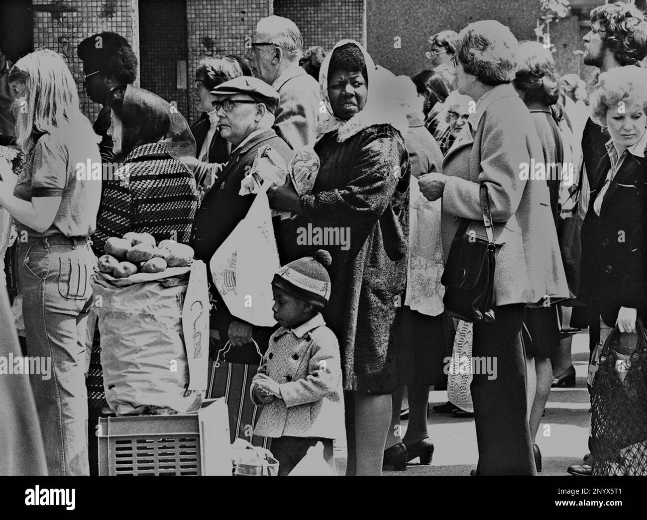 Wolverhampton Market People Shopping 1978 Großbritannien Stockfoto