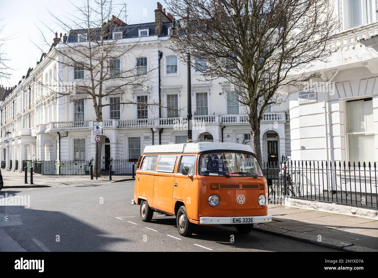 VW MRK II Wohnmobil in einer Wohnstraße in Victoria, London, England, UK Stockfoto