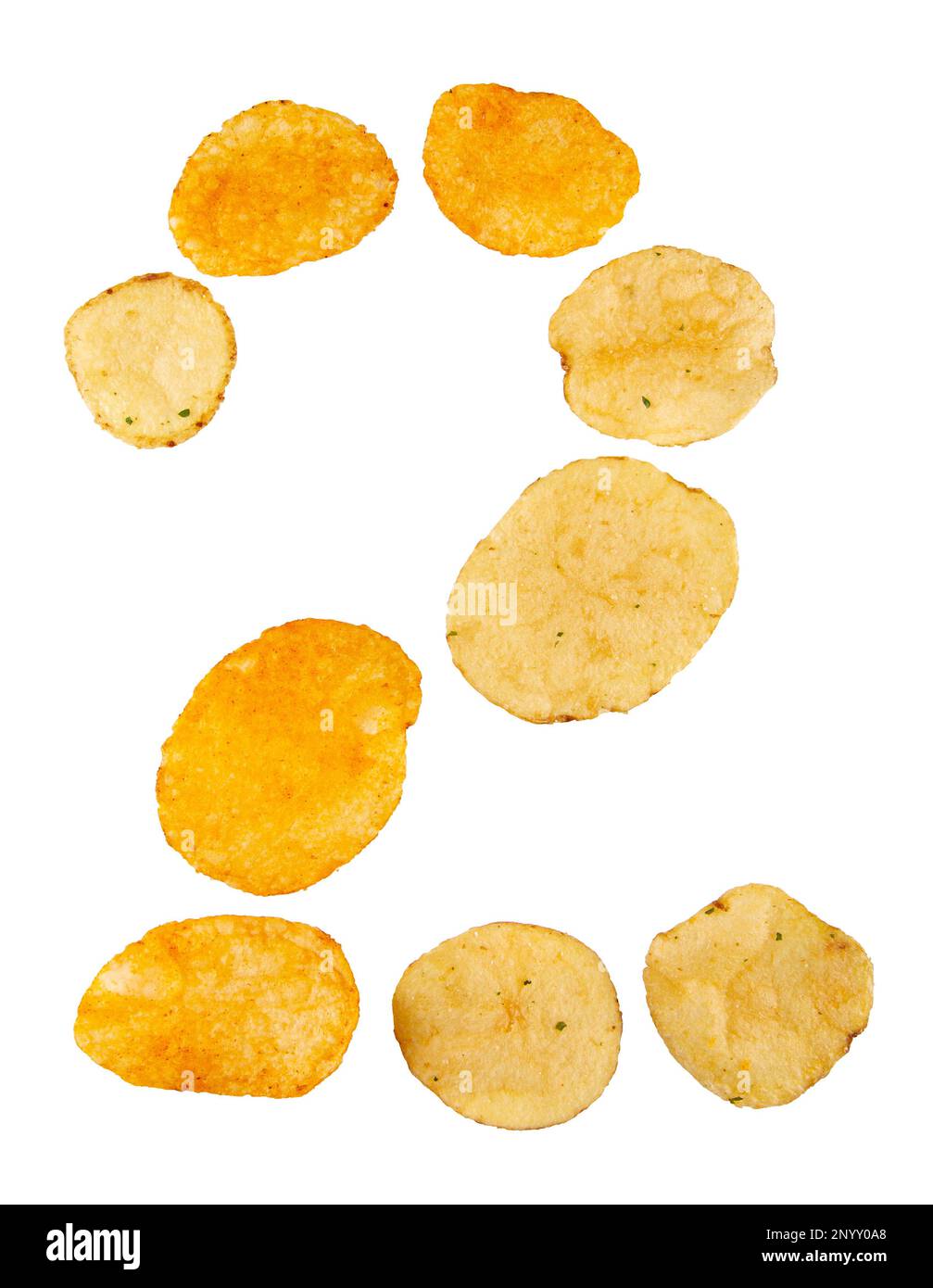 Nummer 2 aus Kartoffelchips, isoliert auf weißem Hintergrund. Das Konzept der Essenszahlen. Ein Satz Kartoffelchips, der sich leicht stapeln lässt. Stockfoto