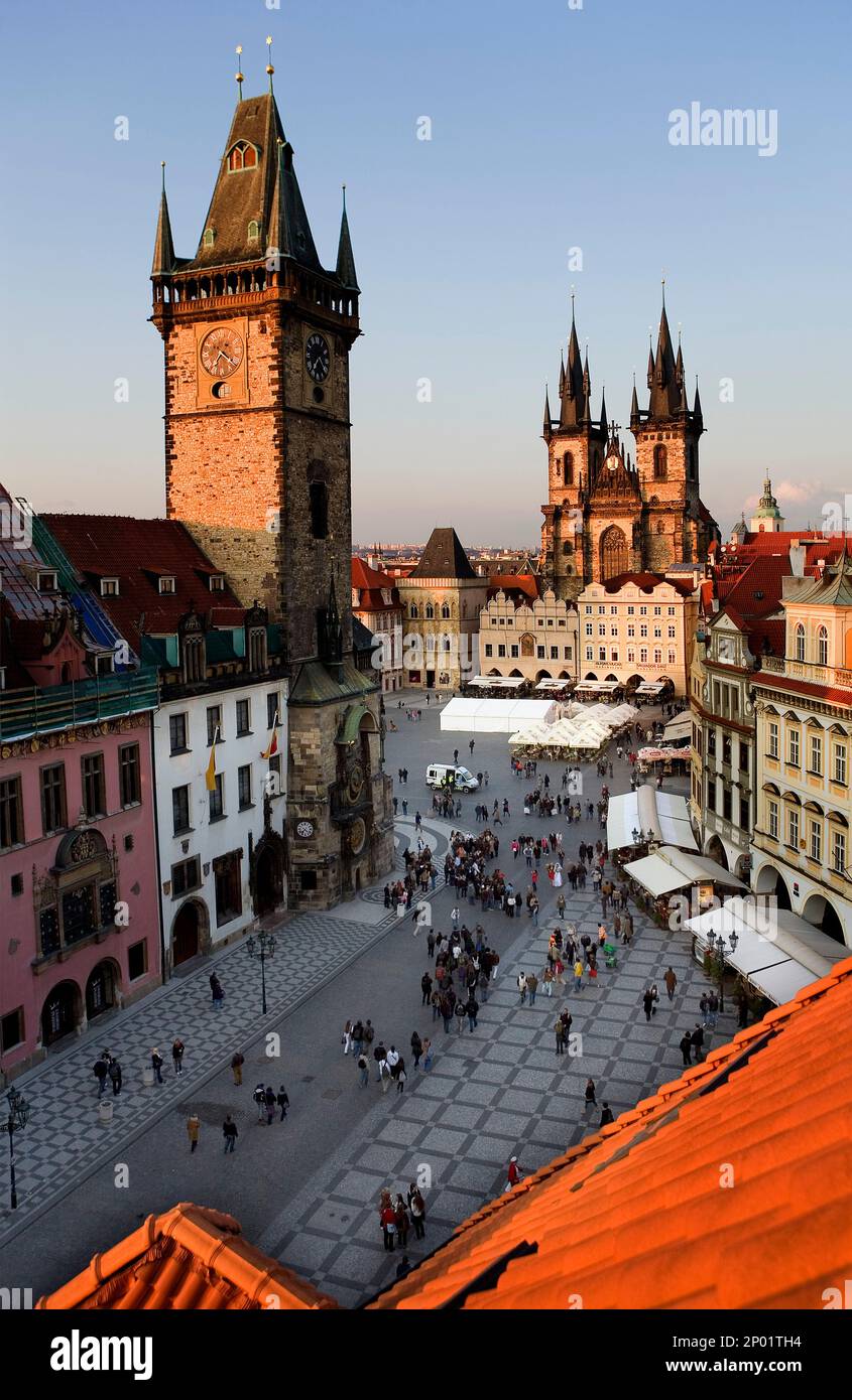 Der Altstädter Ring mit der alten Stadt Councilhouse und der Teynkirche. Prag. Tschechische Republik Stockfoto