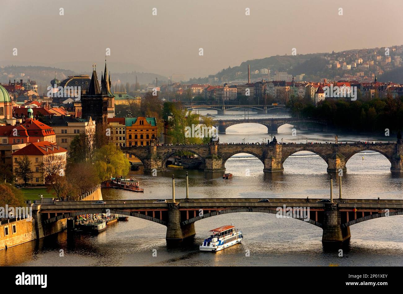 Brücken über Vltrava River.The zweite Brücke ist Charles Bridge.Prague. Tschechische Republik Stockfoto