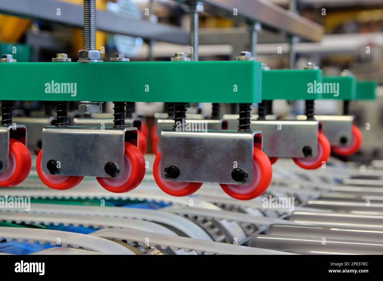 Farbenfrohes Detail einer Ausrüstung mit Riemen und Riemenscheiben Stockfoto