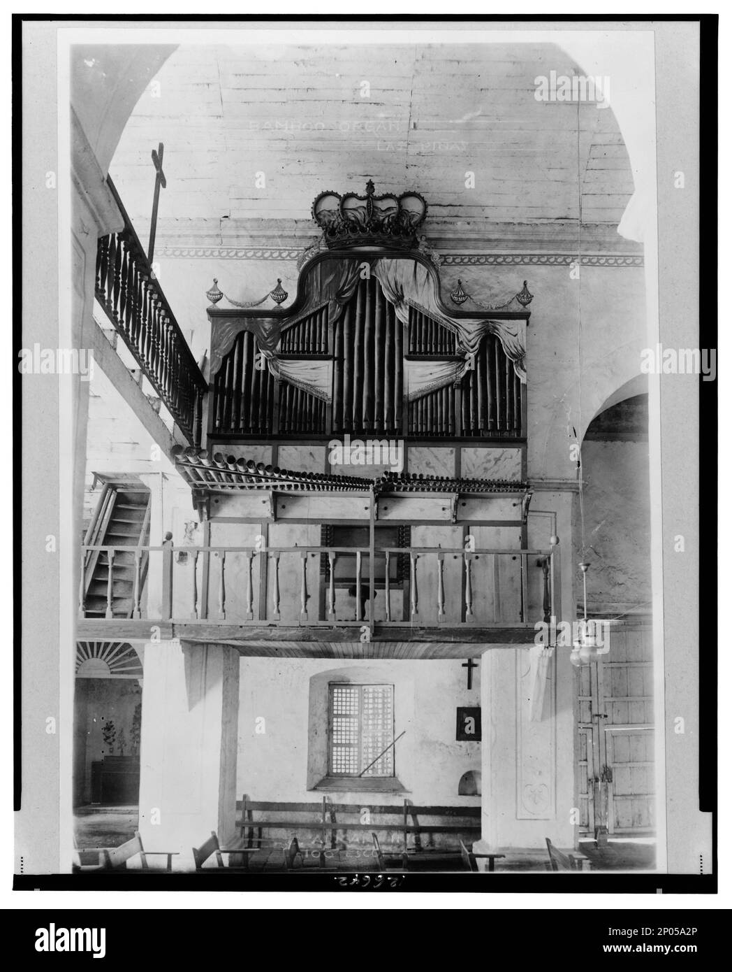 Bambusorgel in der Kirche, Las Piñas, Luzon Island, Philippinen. Frank and Frances Carpenter Collection , Churches,Philippines,Luzon,1880-1930, Organs,1880-1930. Stockfoto