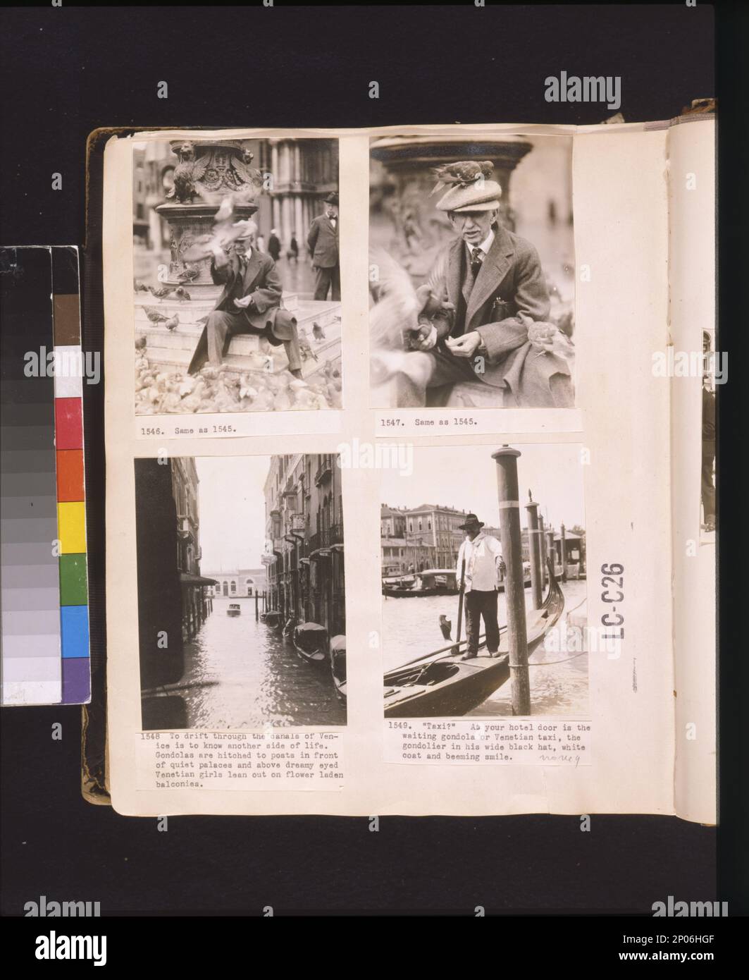 Jeder Besucher Venedigs muss Mais von einem reichen Händler kaufen und die Tauben vor St. füttern Markusdom. Mr. Carpenter tut seine Pflicht, durch die Kanäle von Venedig zu gleiten, ist, eine andere Seite des Lebens zu kennen. Gondeln werden an Pfosten vor Palästen befestigt und über den traumhaften venezianischen Mädels lehnen sich Blumenbalkone heraus; 'Taxi?' Vor Ihrer Hoteltür ist die wartende Gondel oder ein venezianisches Taxi, der Gondoliere mit seinem breiten schwarzen Hut, dem weißen Mantel und dem strahlenden Lächeln... Frank and Frances Carpenter Collection , Carpenter, Frank G,(Frank George),,1855-1924,Travel,Italien,Venedig, Tauben,Italien,Venedig, Stockfoto