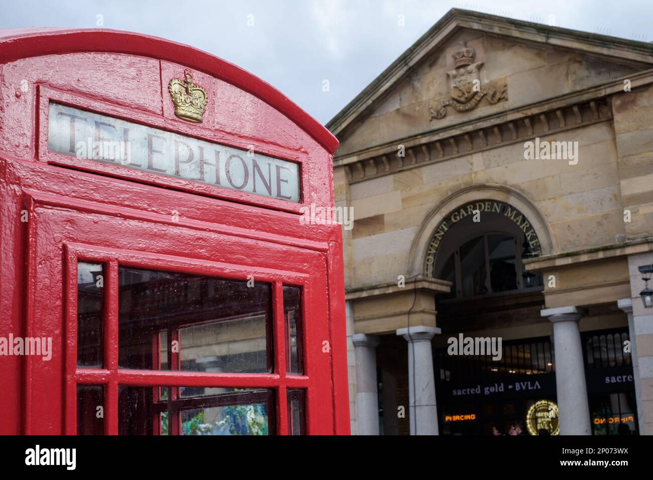 Rote Telefonzelle in Covent Garden Stockfoto