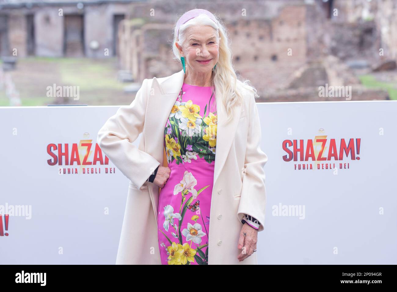 2. März 2023, Rom, Italien: Schauspielerin Helen Mirren besucht den Fotoanruf des Films „Shazam! Fury of the Gods' im Palazzo Manfredi in Rom (Kreditbild: © Matteo Nardone/Pacific Press via ZUMA Press Wire) NUR REDAKTIONELLE VERWENDUNG! Nicht für den kommerziellen GEBRAUCH! Stockfoto