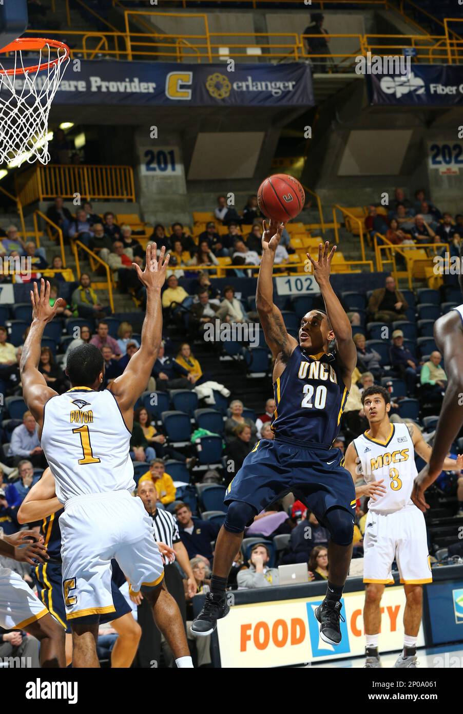 CHATTANOOGA, TN - FEBRUARY 02: UNC-Greensboro Spartans guard Diante Baldwin (20) shoots the ball during the second half of the college basketball game between UT Chattanooga and UNC Greensboro on February 02, 2017, at McKenzie Arena in Chattanooga, TN. Chattanooga defeated UNC Greensboro 91-68. (Photo by Frank Mattia/Icon Sportswire) (Icon Sportswire via AP Images) Stockfoto