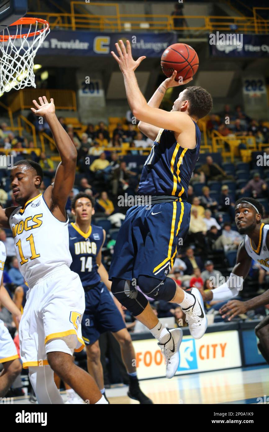 CHATTANOOGA, TN - FEBRUARY 02: UNC-Greensboro Spartans guard Demetrius Troy (11) shoots the ball during the second half of the college basketball game between UT Chattanooga and UNC Greensboro on February 02, 2017, at McKenzie Arena in Chattanooga, TN. Chattanooga defeated UNC Greensboro 91-68. (Photo by Frank Mattia/Icon Sportswire) (Icon Sportswire via AP Images) Stockfoto