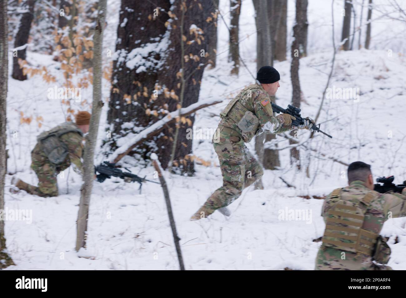 USA Soldaten bei Charlie Company, 1-112. Infanterie-Regiment, 56. Stryker Brigade-Kampfteam, 28. Infanterie-Division Übungs-Team-Bewegungstechniken. Stockfoto