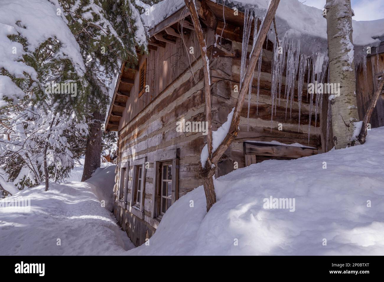 Blick auf die Owl Bar im Sundance Resort im Winter, auch bekannt als Sundance Mountain Resort, ein Skigebiet 13 Meilen (21 km) nordöstlich von Stockfoto